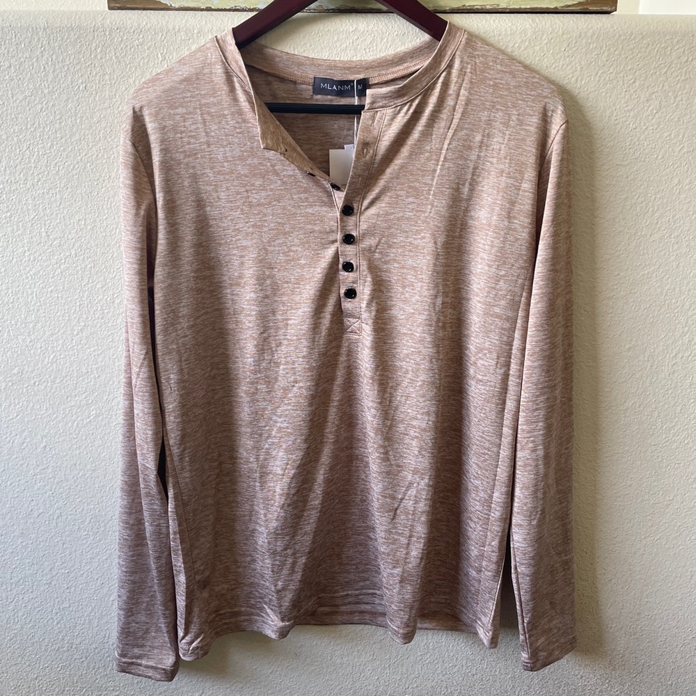 Men’s long sleeve top